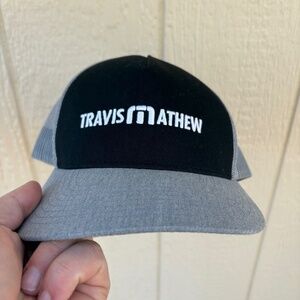 Travis Mathew Golf Mesh Snapback Hat Unisex Black Grey OS Life On Tour Outdoor